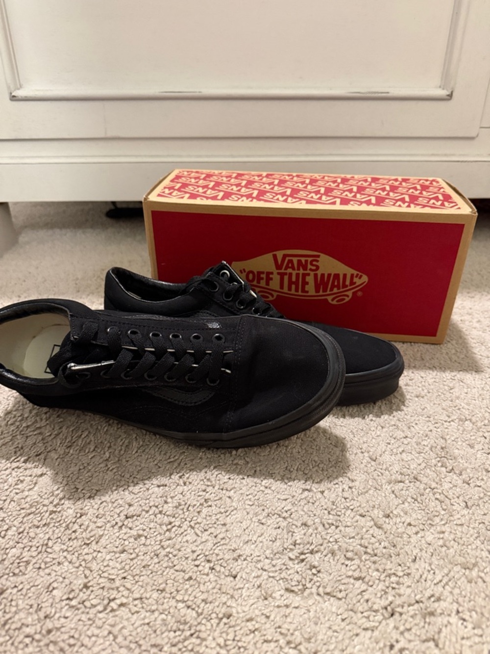 women’s all black vans